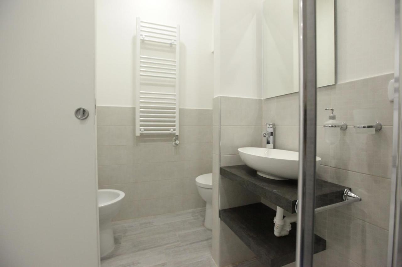 Amazing Apartment In City Center With Balcony Mediolan Zewnętrze zdjęcie