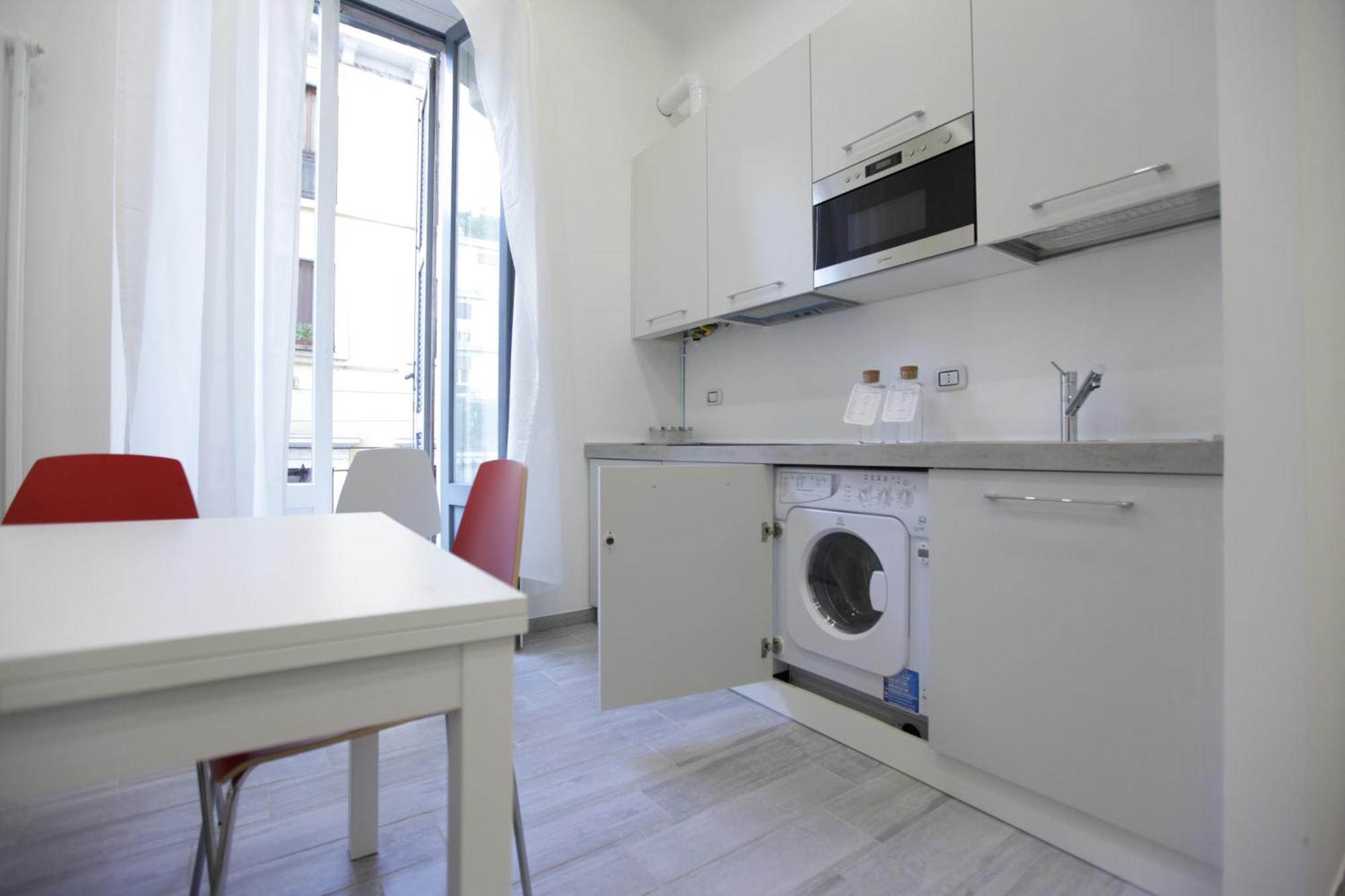 Amazing Apartment In City Center With Balcony Mediolan Zewnętrze zdjęcie